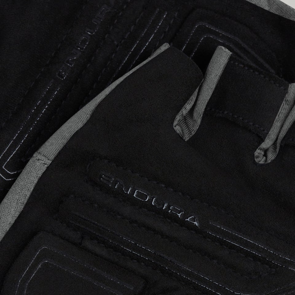 Loop Mitts - Dreich Grey