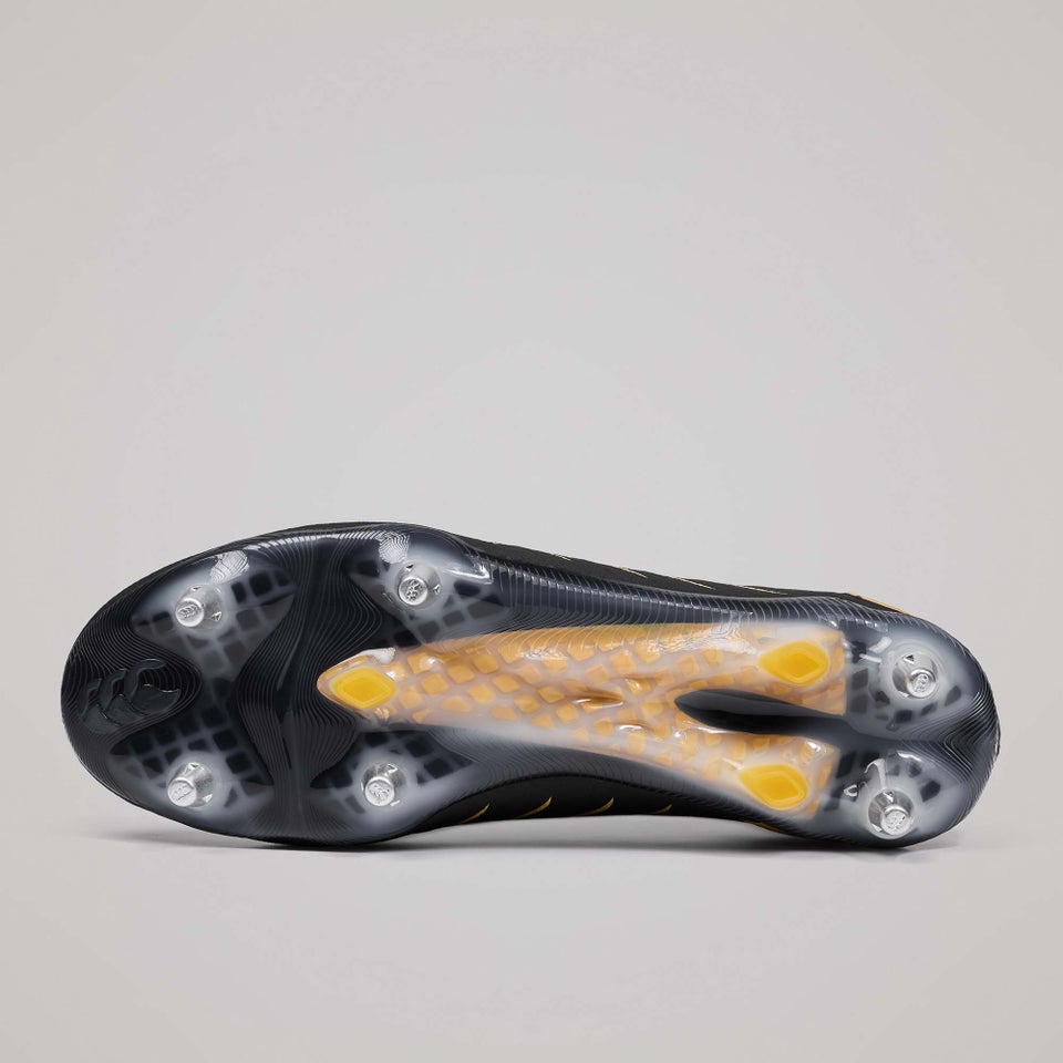 CCC PHOENIX 2.0 ELITE SOFT-GROUND BOOT