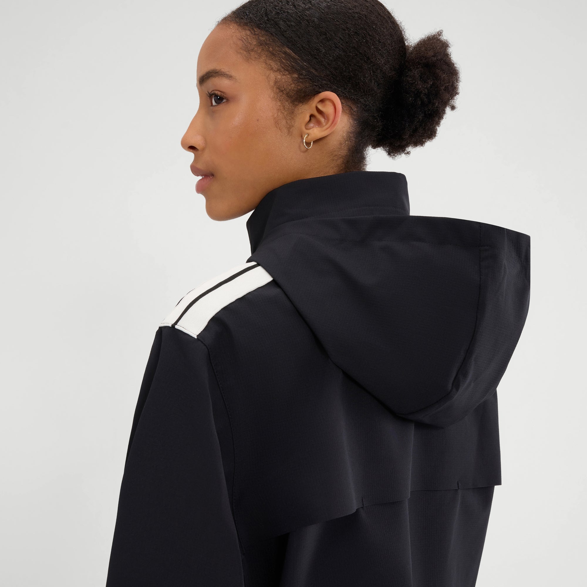 Women's Lac-Vert Overhead Jacket Black | ellesse UK
