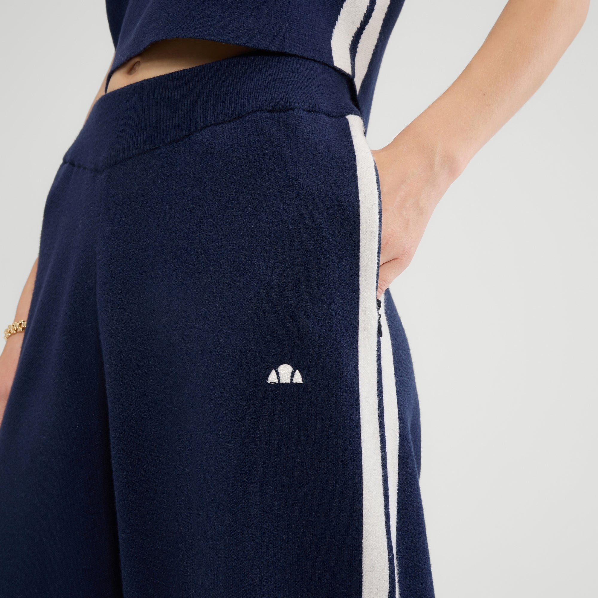 Women's Niantellos Knitted Pant Navy | ellesse UK