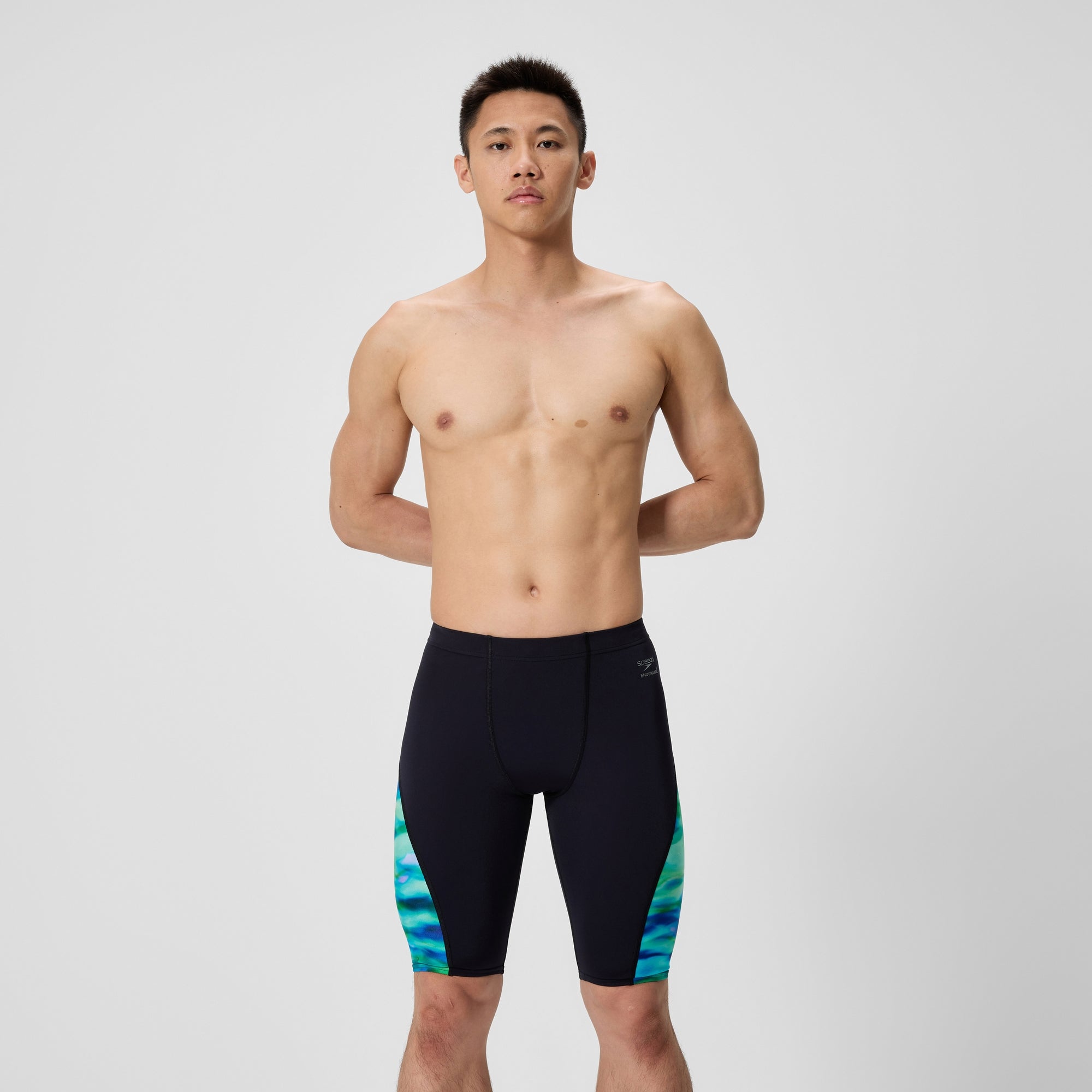 stmck　ETRE TOKYO speedo　ギャザーショートブルゾン Men's Club Training Spliced Jammer Black/Green | Speedo USA