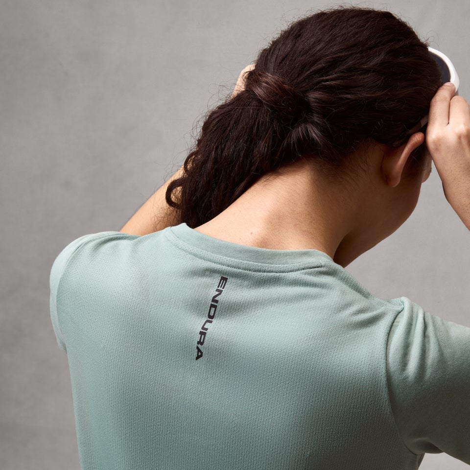 Damen Loop K/A Tech T-Shirt - Salbei Grün