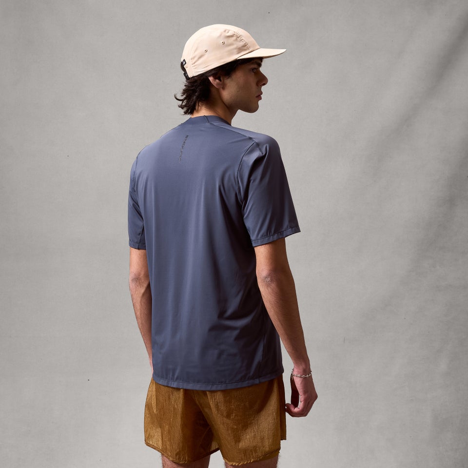 Herren AllTrack Rout K/A Tech T-Shirt - Carbon Grau