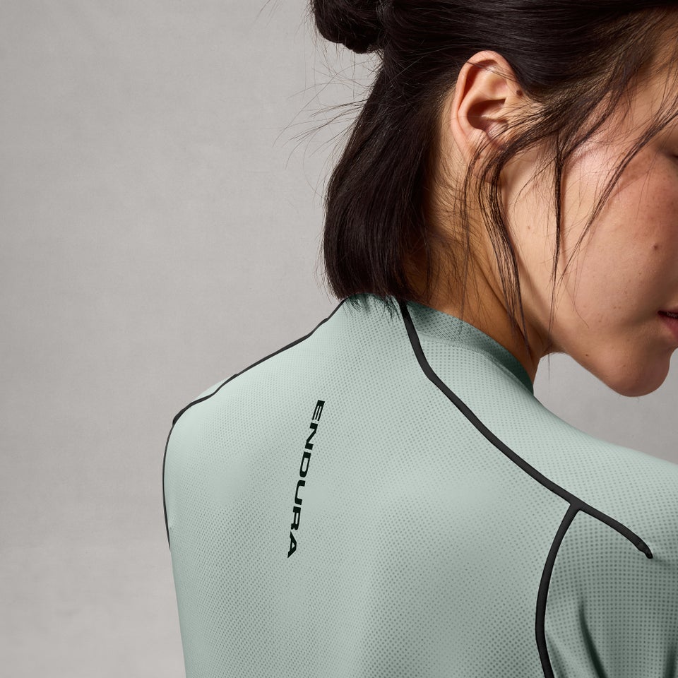 Damen AllTrack Rout K/A Tech T-Shirt - Salbei Grün