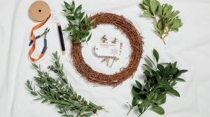 Make Your Own Eucalyptus Wreath