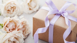 The best bridal shower gifts for a bride who loves beauty…