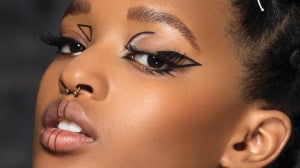 #TRENDING: NEGATIVE SPACE EYELINER