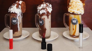 BEAUTY ON TRIAL: LONG LASTING LIPSTICK VS BLACK MILK MANCHESTER FREAKSHAKES