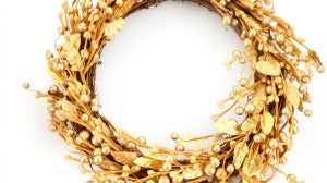 Create The Perfect Christmas Wreath With McQueens