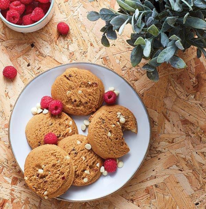 white chocolate raspberry cookies