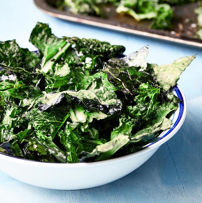 crispy kale crisps - low-carb 200 calorie recipe snack option