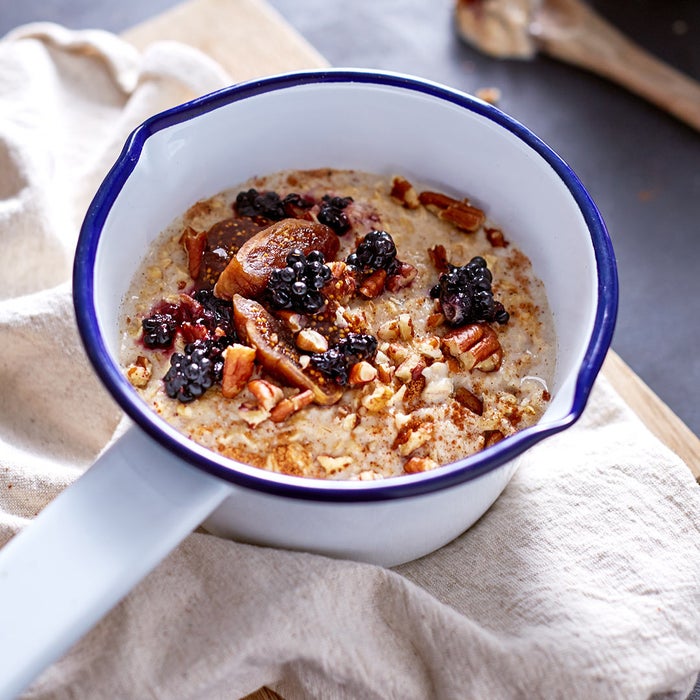 gachas de avena Exante con nueces pecanas y zarzamoras