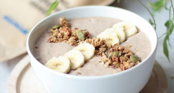 Erdnussbutter Hafer Smoothie Bowl