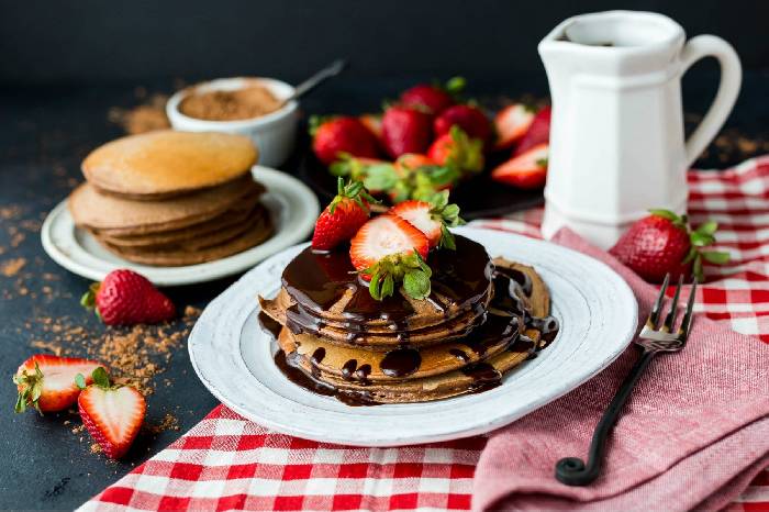 21 Protein-Pancake-Rezepte, die dich bis zum Mittagessen satt halten
