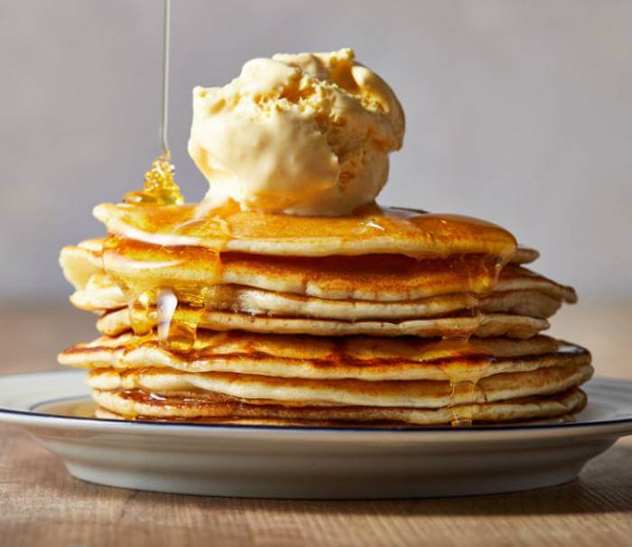 21 Protein-Pancake-Rezepte, die dich bis zum Mittagessen satt halten