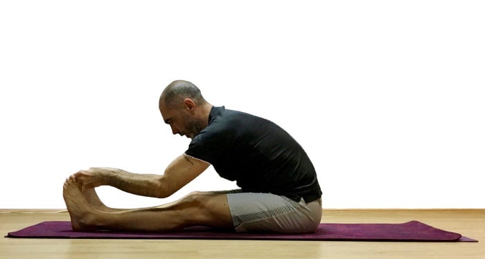 Yoga: posturas de torção aliviam tensões e ajudam na autoconfiança, treinos