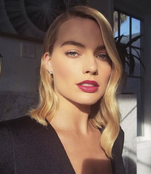 Margot Robbie ghd Gold Professional Styler waves