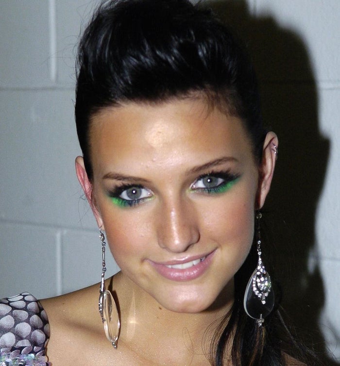 2000s Beauty Trends Coloured Eyeshadow Ashlee Simpson