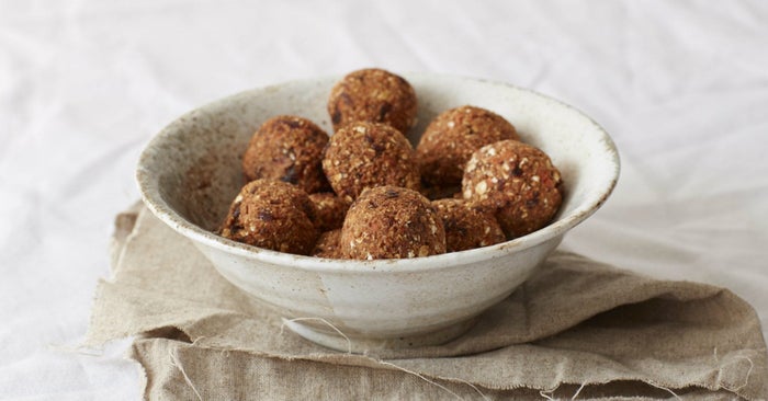 carrot cake protein balls