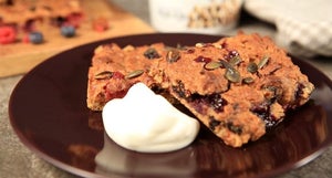 Healthy Breakfast Ideas | Super Berries Tray Bake Recipe | Myprotein Video