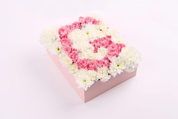 upscale-glossybox-floral-monogram-sign-step-five