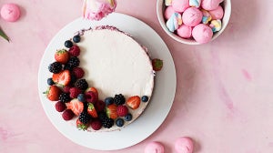 No-Bake Berry-Cake – Bei dieser Sommertorte bleibt der Ofen aus!