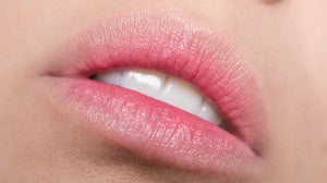 GLOSSY Tutorial: Ein Hauch von Rot mit den angesagten Gradient Lips