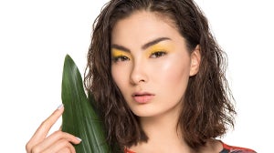 GLOSSY Tutorial: Den Farben des Dschungels so nah dank Yellow Eyeshadow