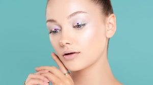 GLOSSY Tutorial: Augen-Make-up mit dem Dazzliner? So geht’s!