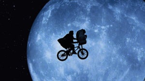 Conspirations extra-terrestres : 5 théories complètement folles