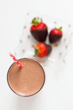 IdealShape Chocolate Covered Strawberry Meal Replacement Smoothie