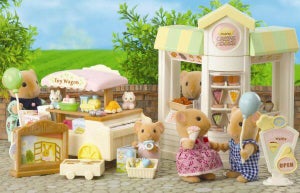 Sylvanian Families: Pancake Shop and Toy Stall Street Market