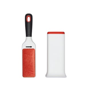 OXO Good Grips GG Furlifter Garment Brush