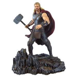 Diamond Select Marvel Gallery Thor: Ragnarok PVC Figure - Thor
