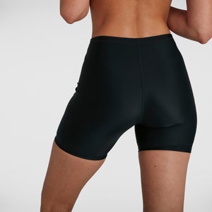 Damen Essential Shorts in Schwarz