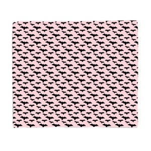 Black And Pink Bat Pattern Fleece Blanket - Large (150cm x 200cm)