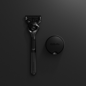Gillette HYPEBEAST Razor with 7 Blades and Razor Stand