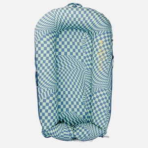 DockATot Deluxe + Spare Cover for 0-8 Months - New Wave