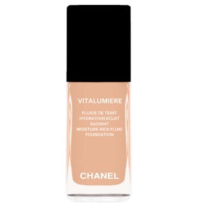 Chanel Vitalumiere Radiant Moisture-Rich Fluid Foundation 40 Beige 30ml