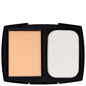 Chanel Ultra Le Teint Flawless Finish Compact Foundation No 30 Beige 13g