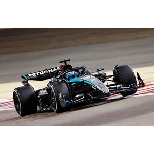 Minichamps 1:18 MercedesAMG Petronas Formula One Team F1 W15 E Performance George Russell 2024