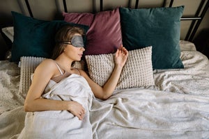 Rapport de sommeil LOOKFANTASTIC : Les Experts vous révèlent les effets d’une mauvaise routine de sommeil sur votre peau
