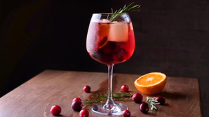 Lyre’s Winter Spritz (A.K.A Christmas Spritzmas)