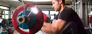 Cum se execută flexiile concetrate pentru biceps – Myprotein Blog