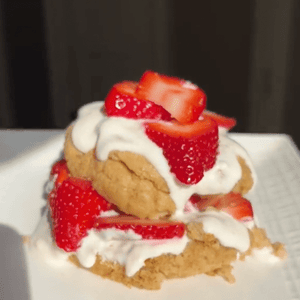 Strawberry Shortcake Baked Oat Cake