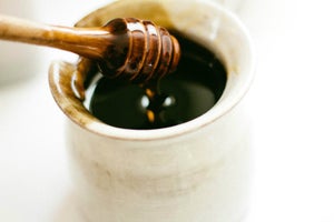 Vertu du miel de Manuka | Le remède en or pour une peau éclatante