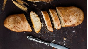 Combien de calories dans le pain ? Les apports nutritionnels des pains