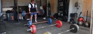 Strongmen bezwingen 1.580 kg in der „schwersten Kreuzhebe-Einheit aller Zeiten“