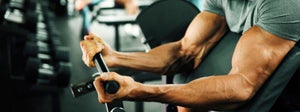 Baue Muskeln auf mit unseren Trainings- & Ernährungstipps