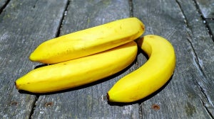 ¿Cuántas calorías tiene un plátano? Beneficios e ideas para snacks